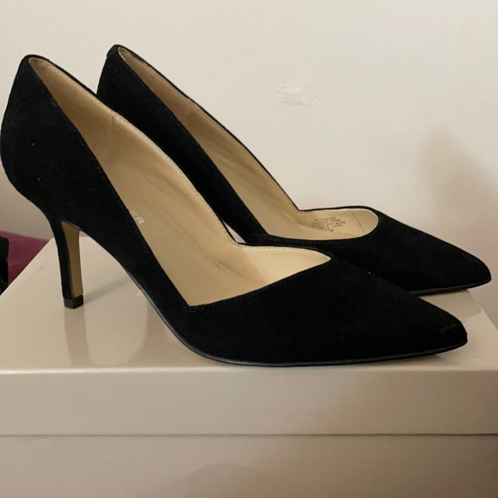 Marc Fisher Black Suede Pumps 6.5M